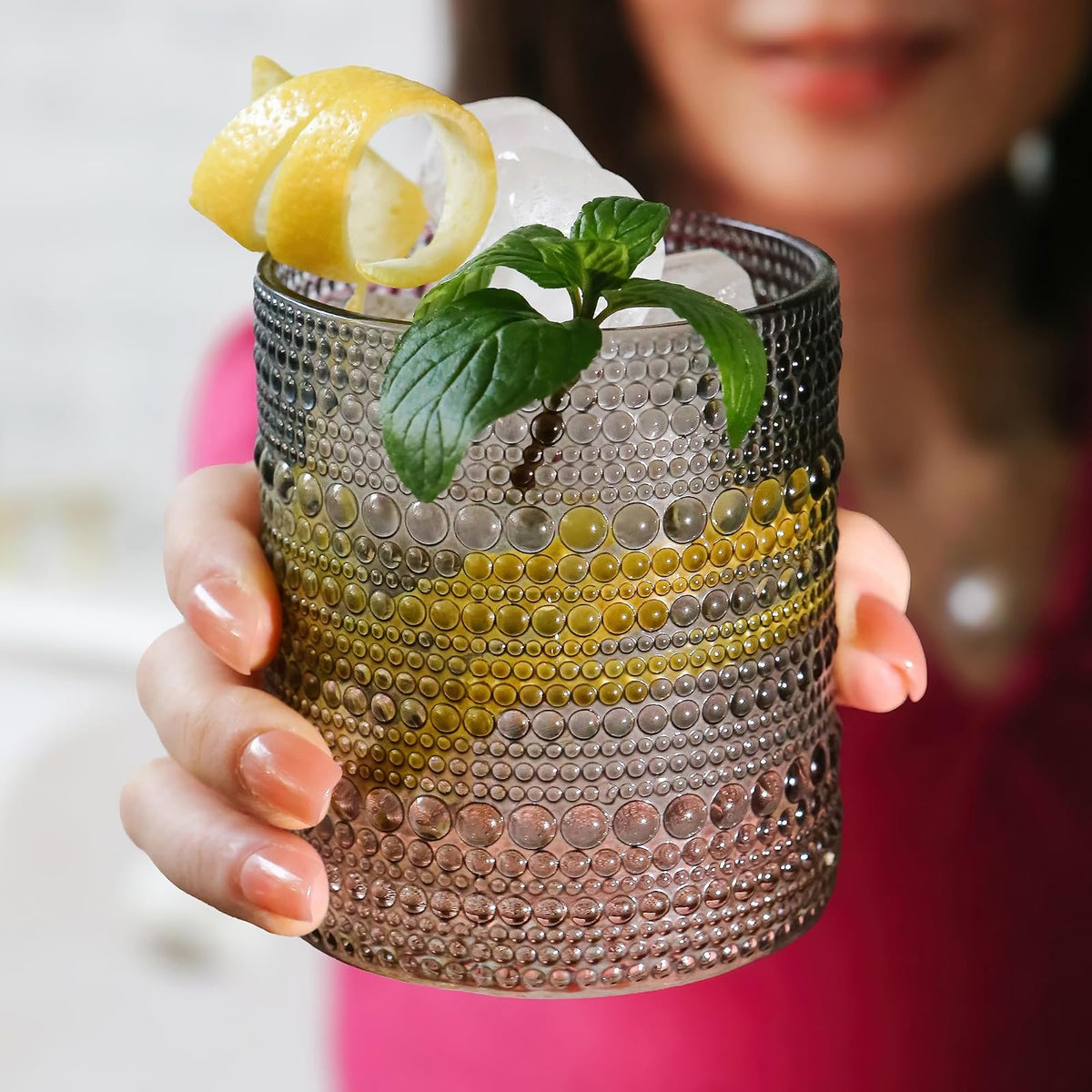 Kate Aspen - Juego de vasos para beber con abalorio de hobbnail clásico, juego de vasos de cóctel, vaso de jugo, tazas de agua, es un gran regalo para anfitriona, regalo para recién casados (gris