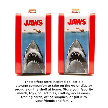 AQUARIUS Jaws Gen 2 Fun Box - Caja de almacenamiento de lata resistente con mango de plástico y cubierta frontal en relieve, mercancía oficial de mandíbulas y regalo coleccionable para niños,