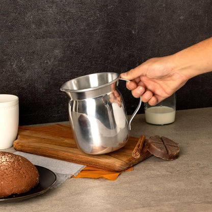 Ekco | Jarra Chocolatera de 1.5 Litros Aluminio Pulido | Cuerpo ligero, Asa remachada, Libre de PFOA, Fácil manejo, Calentamiento uniforme, Agarre ergonómico, Fácil limpieza