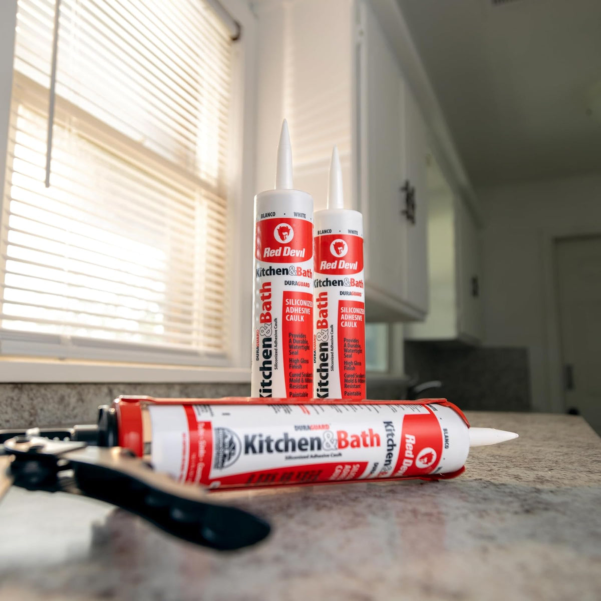 Red Devil 0405 DuraGuard Kitchen And Bath Siliconized Acrylic Caulk, 5.5 Oz, Squeeze Tube, Paste, White