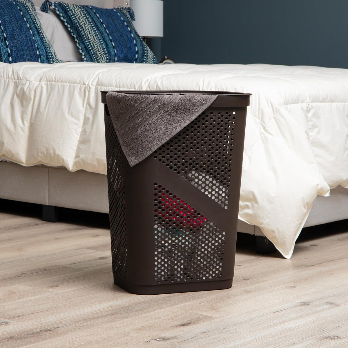 Mind Reader 60L Slim Laundry Hamper, Clothes Basket, Lid, Ventilated, Plastic, 17.25" L x 13.75" W x 23.5" H, Set of 2, Brown