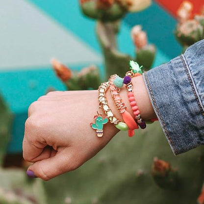 Make It Real - - Cadenas y colgantes Neo-Brite. Kit para hacer pulseras con forma de cadena dorada para niñas. Kit de manualidades para crear pulseras únicas para adolescentes con cuentas de neón, colgantes de pompones únicos y cadenas doradas