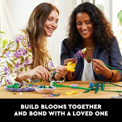LEGO® Icons 10313 Ramo de Flores Silvestres, Bloques de Construcción para Adultos, Idea Regalo para Mujeres y Hombres, Decoración Hogar u Oficina (939 Piezas)