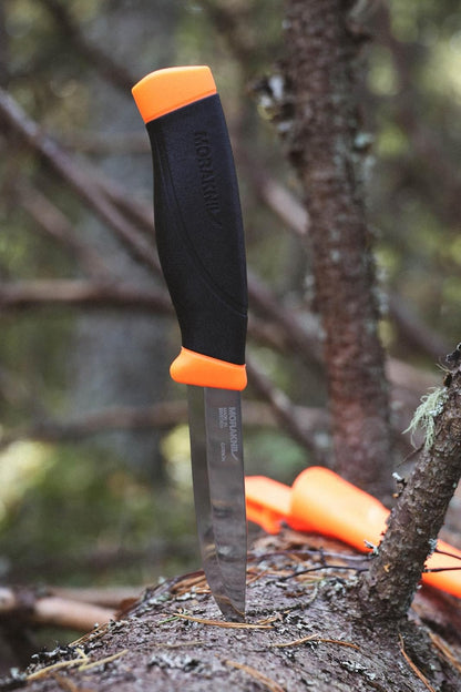 Morakniv Companion Cuchillo resistente con hoja de acero al carbono Sandvik, 0.125/4.1 pulgadas