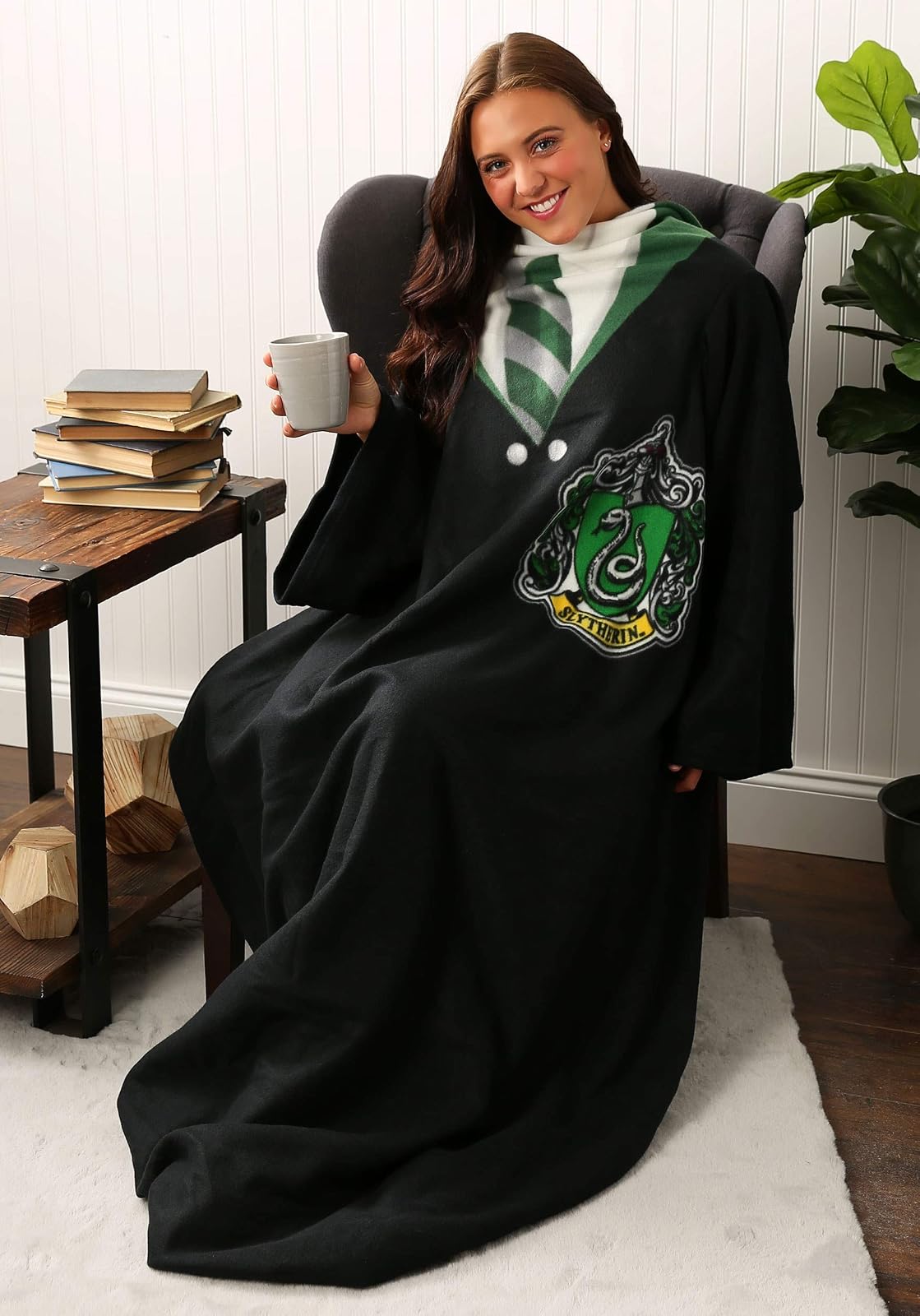 Northwest Harry Potter Manta con Mangas Hufflepuff, 48 x 71 Pulgadas - Negro