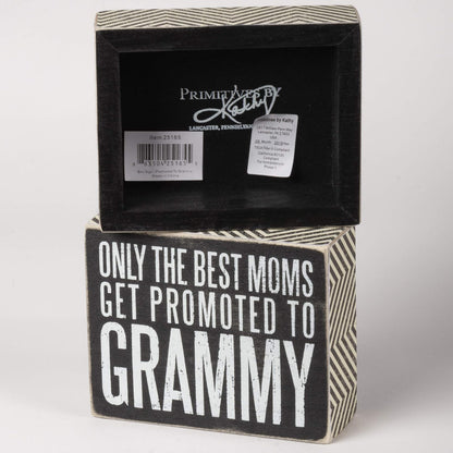 Primitives by Kathy - Cartel con Texto en inglés A Grandmother, Promoted to Grammy, Negro, Blanco, 12.7 cm x 10.2 cm, 1