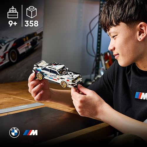 LEGO Speed Champions BMW M3 (E30) – Kit de Construcción para Niños y Niñas a Partir de 9 Años – Auto BMW de Juguete con Minifigura de Piloto – Réplica de Vehículo – 77263