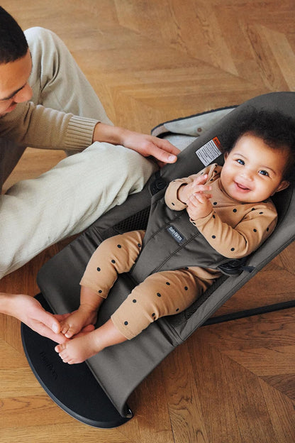 BabyBjörn Bouncer Balance Soft, Dark Gray, Woven/Jersey, Tri-Fabric | 2-in-1 Adjustable Baby Bouncer Seat and Toddler Chair, Newborn to Toddler (8-29 lbs), 4 positions, Lightweight & Portable