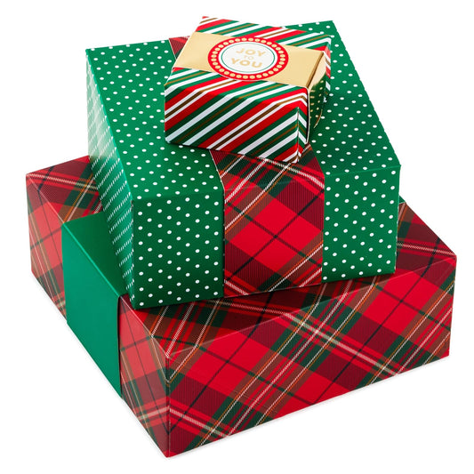 Hallmark - Cajas de regalo de Navidad, paquete de 3 tamaños surtidos (rayas rojas y verdes, a cuadros, lunares) para regalos de anfitriona, fiestas de día festivo, golosinas envueltas