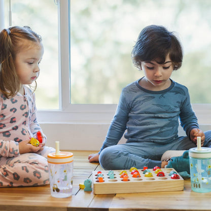 Zak Designs Kelso - Vasos para niños pequeños para viajes o en casa, paquete de 2 tazas de plástico duraderas con diseño a prueba de fugas, perfectas para niños (ganso tonto, cosecha)