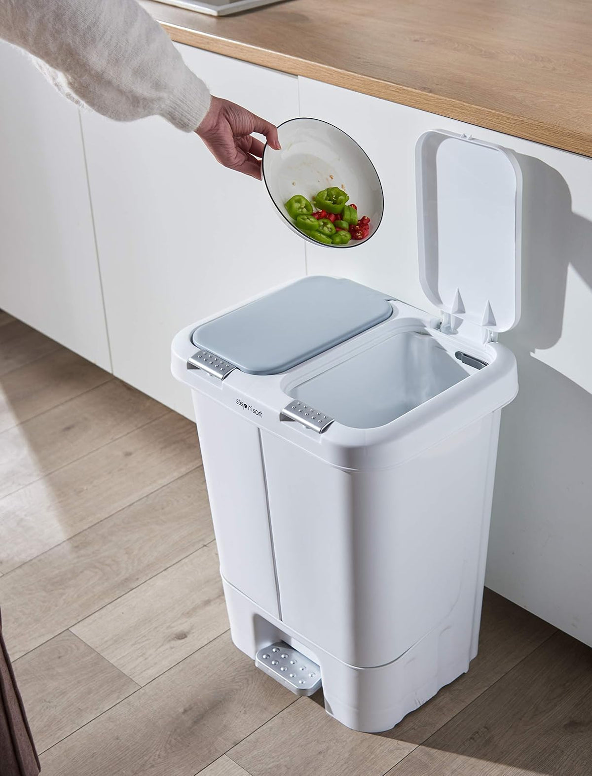 Bote de basura doble de 40 l, tapa de cierre lento con cubos extraíbles, color blanco