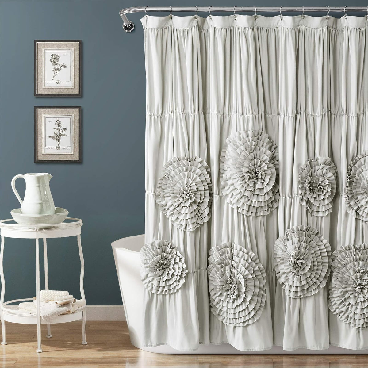 Lush Decor - Cortina de Ducha Serena, 72 Pulgadas de Ancho x 72 Pulgadas de Largo, Gris Claro, Cortina de baño con Volantes, Cortinas de Ducha de Tela Gris, decoración de Coqueta - 182.9An x 182.9Al cm (1 Paneles) - Gris claro