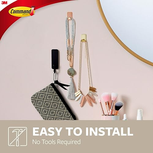 Command - Ganchos metálicos pequeños de color latón, 4 ganchos y 5 tiras de comando, ganchos de pared sin daños con tiras adhesivas, ganchos adhesivos sin herramientas para colgar la decoración del