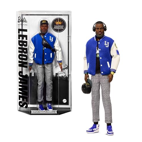 Barbie Signature Muñeco de Colección Ken Lebron James | Línea Kenbassadors; chaqueta de aviador con el número 23 y pantalones a cuadros