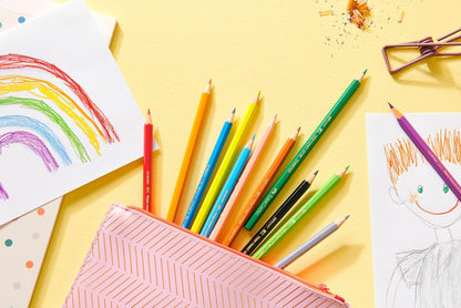 Faber-Castell Lápices de Color Hexagonal con 48 Lápices de Diferentes Colores, tienen un diseño hexagonal que proporciona un agarre cómodo y evita que rueden