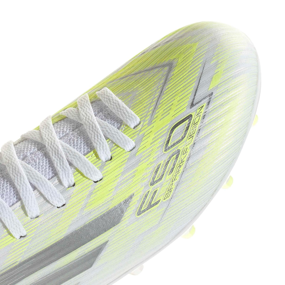 adidas F50 Spackfusion Club Tacos de Fútbol para Mujer Tracción Sprintplate Fusion Terreno Firme/Pasto Artificial Tipo Corte Medio Color Blanco, 28.5 cm