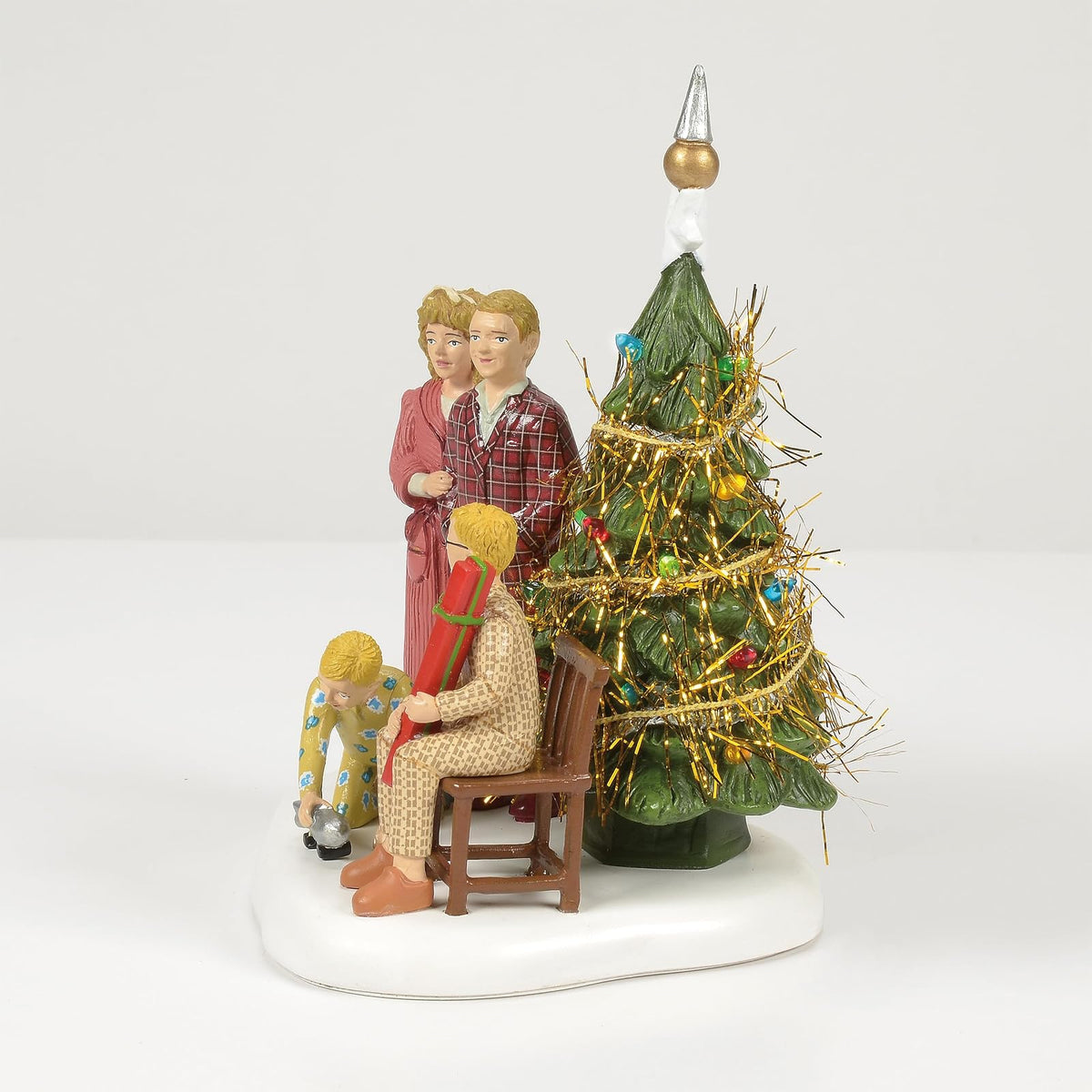 Department 56 A Christmas Story Village Accessories The Family Abre Sus Regalos Figura iluminada, 4.32 Pulgadas, Multicolor