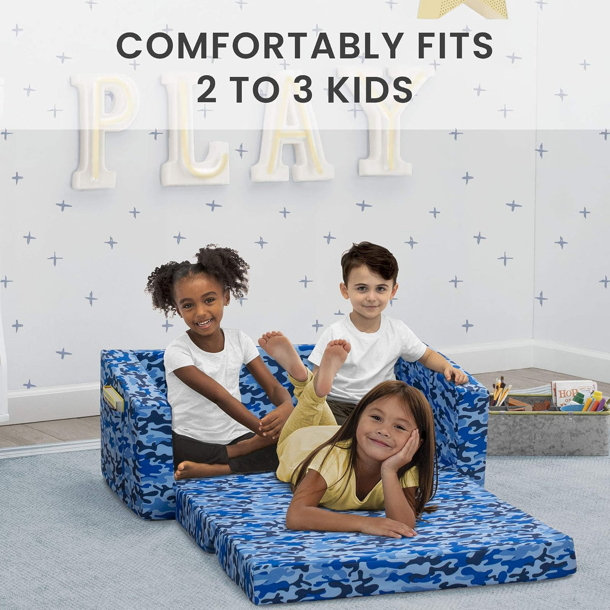 Delta Children Cozee 2 en 1 - Sofá convertible extra ancho para tumbona, cómodo y abierto para niños, camuflaje azul