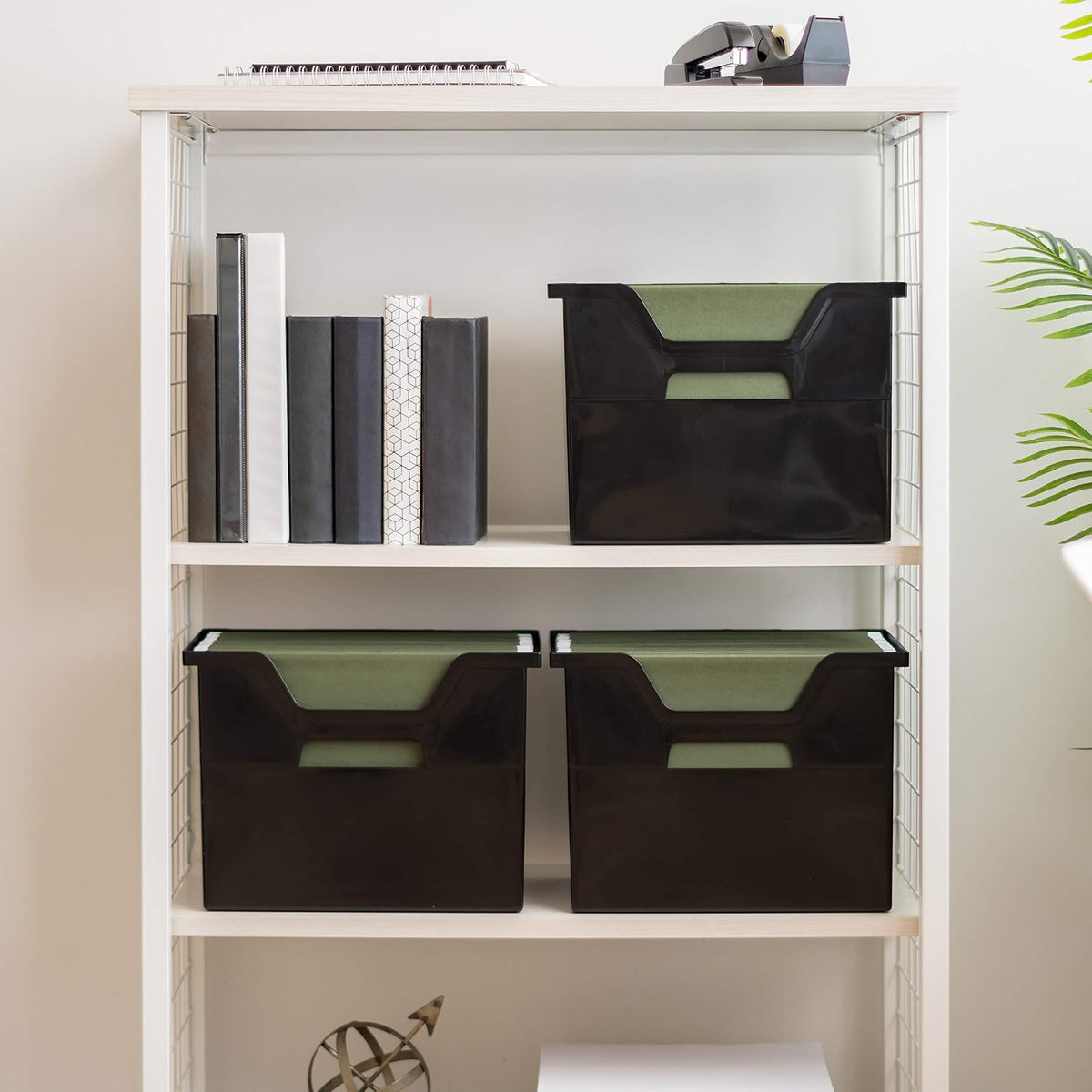 IRIS USA Paquete de 4 Cajas para Archivos de Escritorio, Negro | Organiza documentos, correo, revistas y artículos de oficina con almacenamiento portátil para hogar o escuela