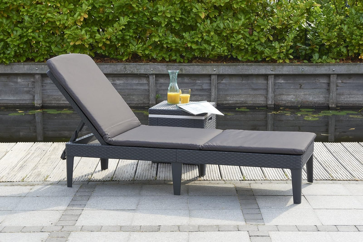 Keter Camastro Jaipur con Cojin, Ratán Sintético, Reclinable, Diseño Ergonómico Y Resistente A La Intemperie, para Jardín, Terraza O Piscina