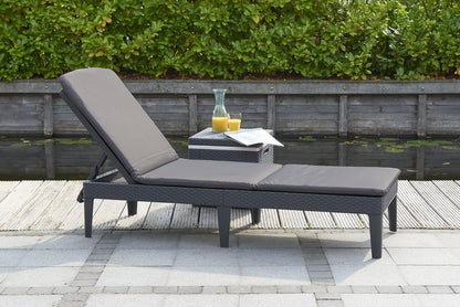 Keter Camastro Jaipur con Cojin, Ratán Sintético, Reclinable, Diseño Ergonómico Y Resistente A La Intemperie, para Jardín, Terraza O Piscina