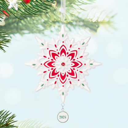 Hallmark - Adorno navideño de Recuerdo 2024, Copo de Nieve 2024, Porcelana, Copo de Nieve