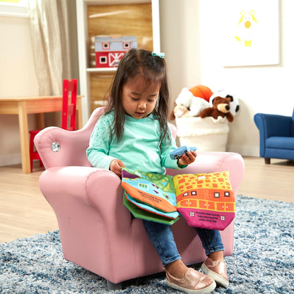 Melissa & Doug Sillón de la corona para niños, muebles infantiles de cuero rosado de imitación, sillón infantil, construcción resistente, 44.45 cm alto x 46.482 cm ancho x 58.42 cm largo