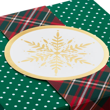 Hallmark - Cajas de regalo de Navidad, paquete de 3 tamaños surtidos (rayas rojas y verdes, a cuadros, lunares) para regalos de anfitriona, fiestas de día festivo, golosinas envueltas