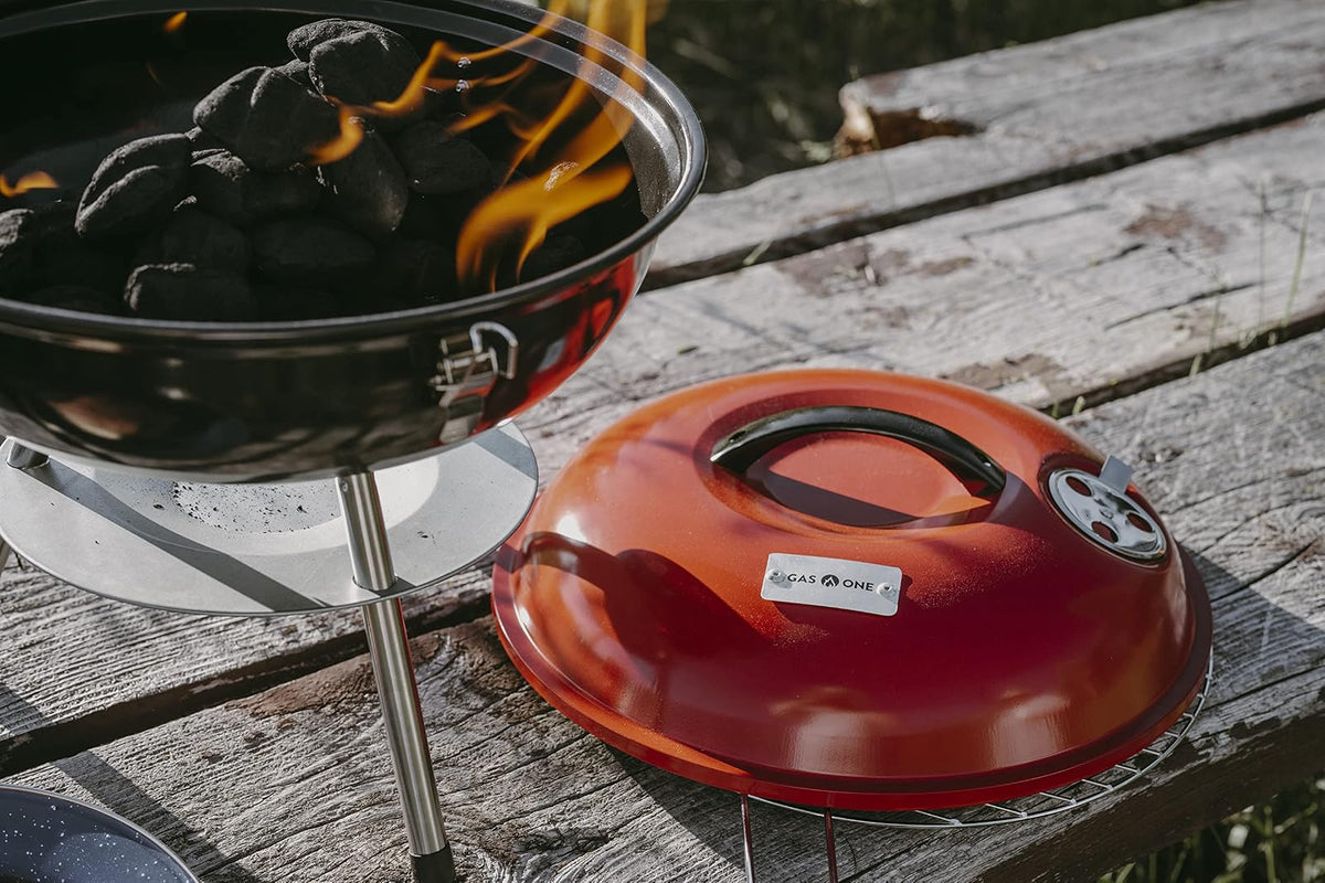 Gas One - Parrilla portátil de 14 pulgadas con tapa de bloqueo de 3 puntos para preservación del calor - Sistema de ventilación doble - Parrilla de carbón pequeña para patio trasero, camping, barco