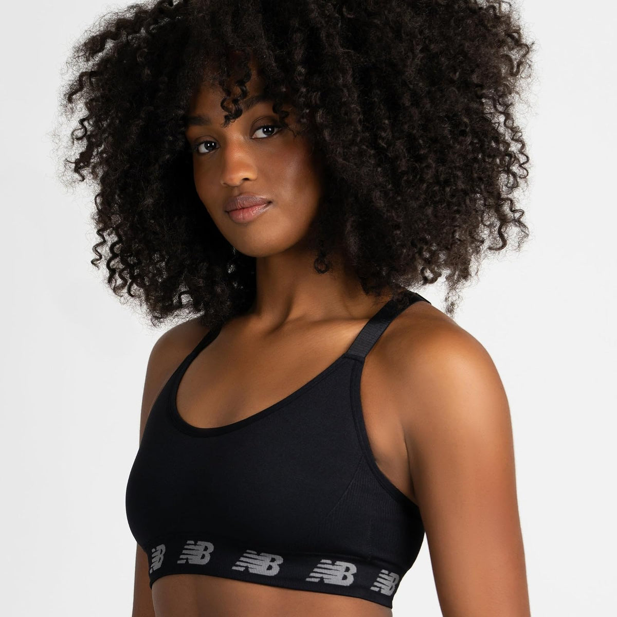 New Balance - Paquete de 3 Sujetadores Deportivos sin Costuras para Mujer, transpirabilidad con Ojo de Cerradura, Brasier Deportivo para Gimnasio, Juego de Entrenamiento de Yoga