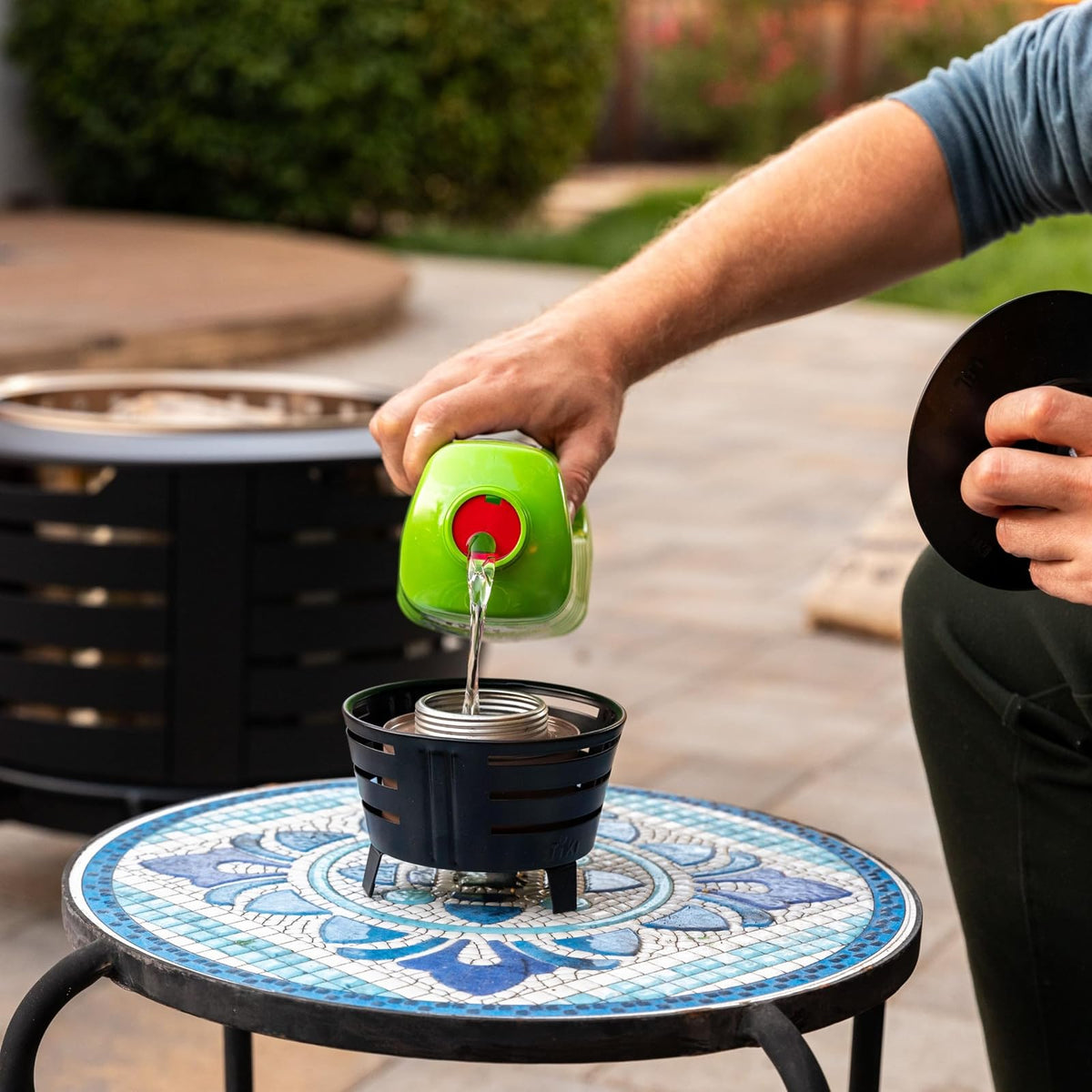 TIKI - Linterna de Mesa pequeña para fogata, 2 Unidades, Decorativa para Exteriores, para Patio, jardín y jardín, Linterna de Llama de Metal Negro, Incluye Mecha de Larga duración y Amortiguador