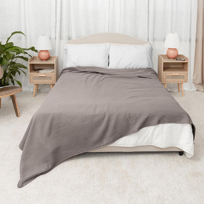 Comfy Cubs - Manta 100% algodón con tela de gofre, transpirable, agradable a la piel, suave, ligera, perfecta capa de manta con textura cálida, tamaño para sofá, cama y sofá (carbón, 50 x 60 pulgadas)