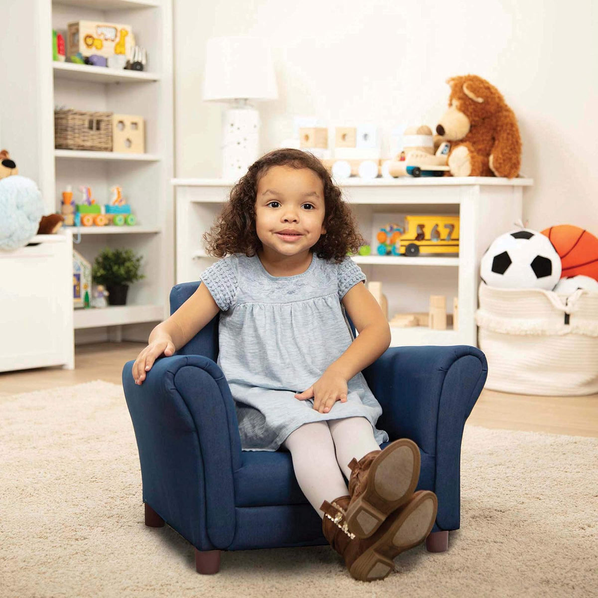 Melissa & Doug Sillón de niños, mobiliario de mezclilla para niños, construcción resistente, múltiples colores, 46.482 cm alto x 44.45 cm ancho x 58.42 cm largo