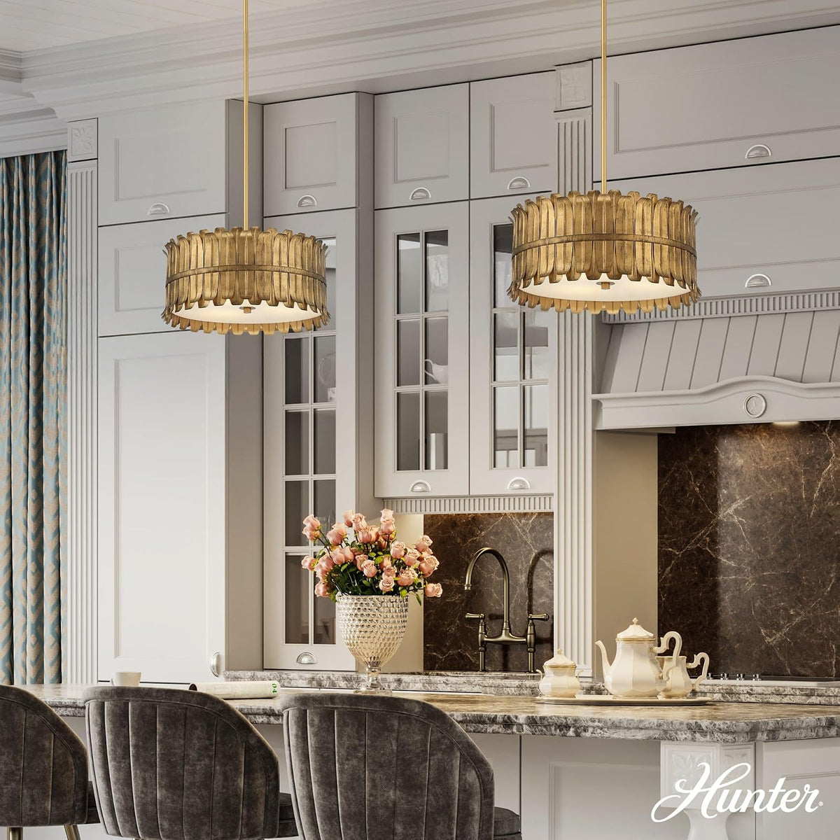 HUNTER Candelabro Valdaz Dorado 3 Luces 18 pulgadas