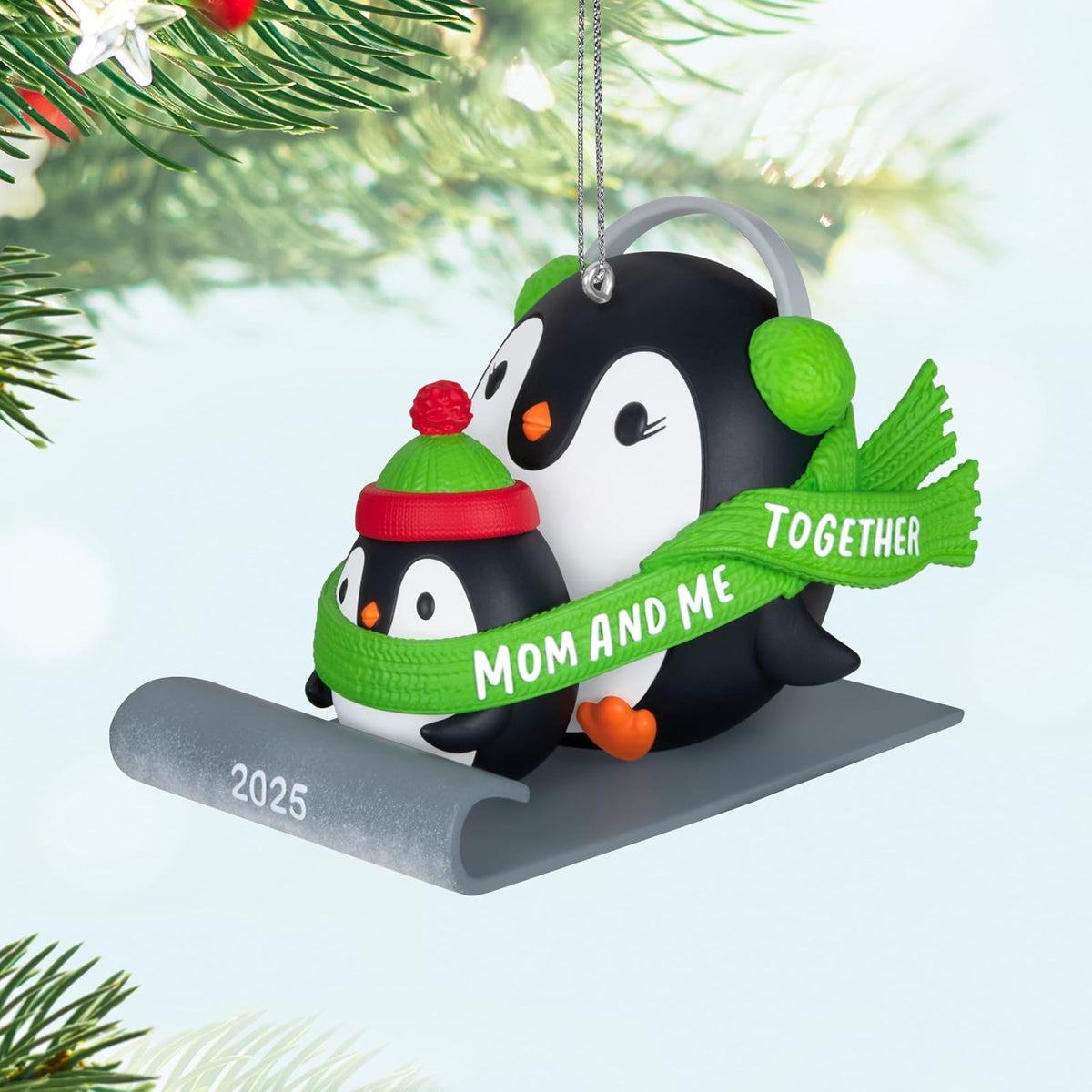 Hallmark - Adorno navideño de Recuerdo 2025, Mom & Me Penguins Sledding 2025, Regalos para mamás