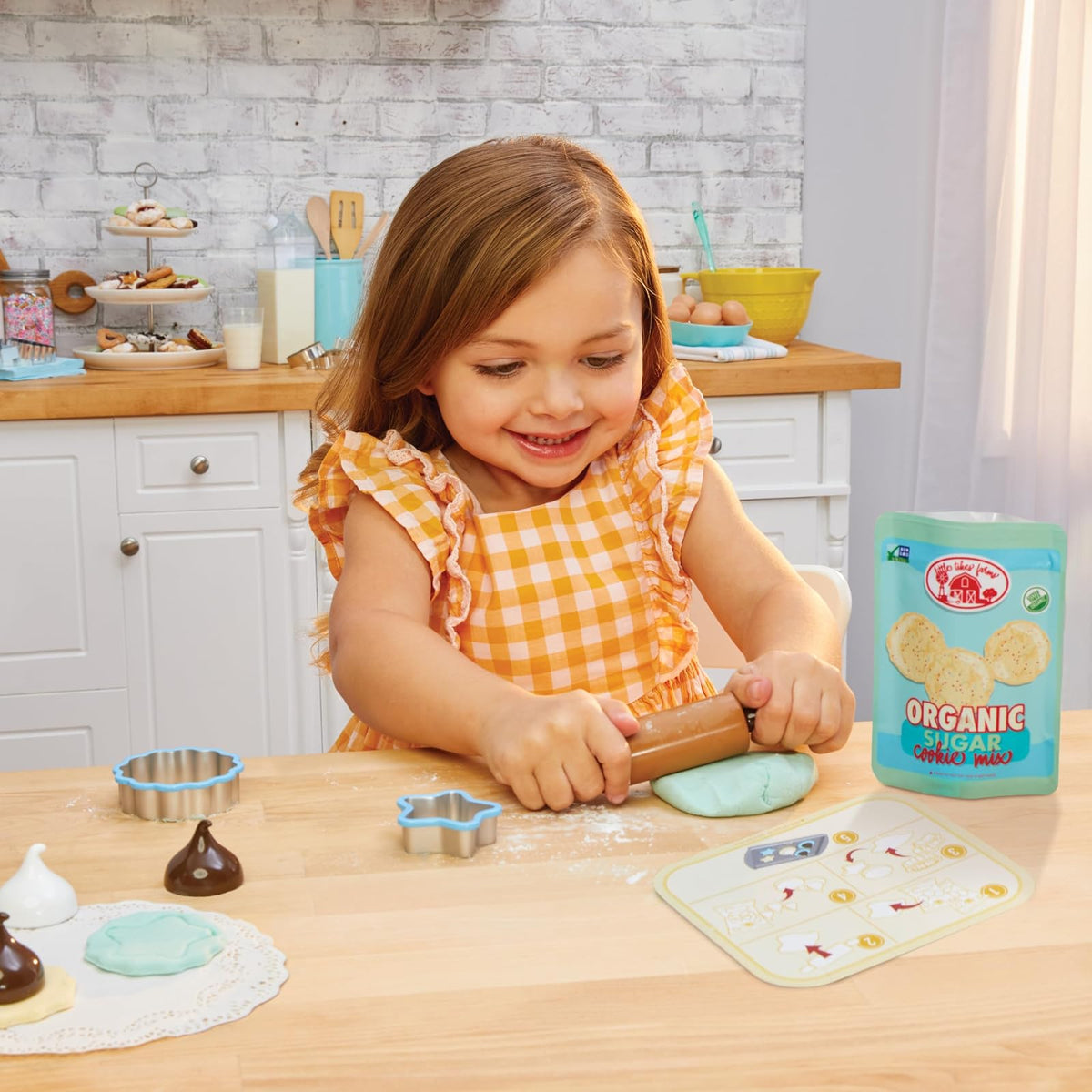 Little Tikes Creative Chefs Cookie Kit - con Arena Especial de Juego Make-It! Mix, 11 Accesorios, Juego de Panadería Realista para Niños y Niñas a Partir de 3 Años