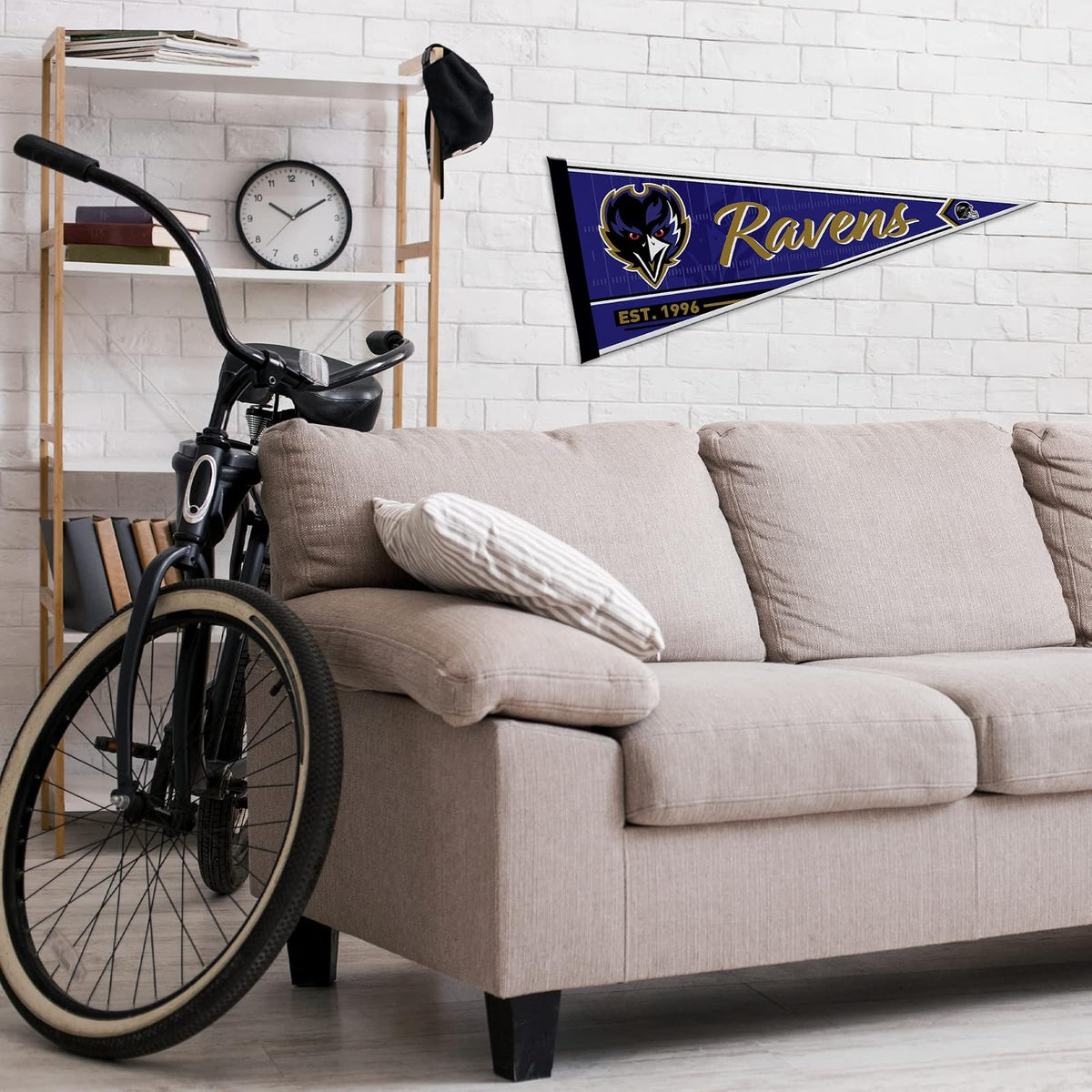 Rico Industries NFL Football Baltimore Ravens - Banderín clásico de fieltro de 30,5 x 76,2 cm, ideal para decoración de pared del hogar/habitación de la cama/la cueva del hombre