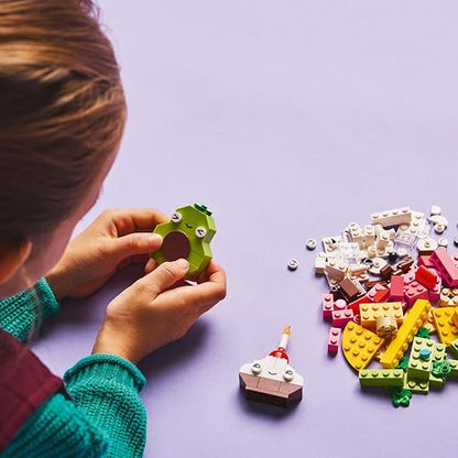 LEGO® Classic Amigos Nutritivos Creativos Juguete para niños y niñas Desde 4 años, Surtido de Bricks para Construir un Cupcake, un Helado, un Aguacate y un Taco 11039