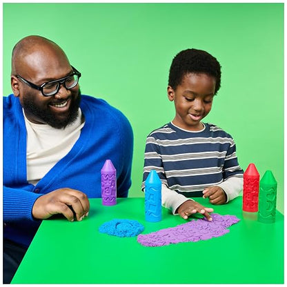 Kinetic Sand, set de ceras Stamp N' Roll con 340 g de arena morada, verde, azul y roja, juguetes para niños pequeños, juguetes de manualidades para niños y niñas a partir de 3 años