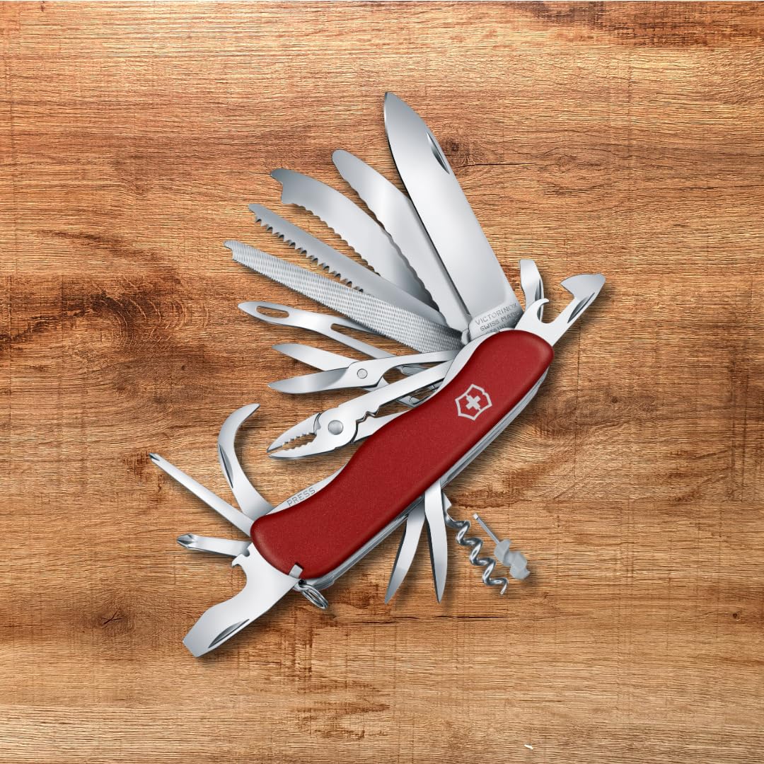 Victorinox Work Champ, Color Rojo, 111 mm, 31 Usos | Cuchillo de bolsillo grande con sierra para madera, sierra para metales, pinza y tijeras para acampar y bricolaje, 111 mm