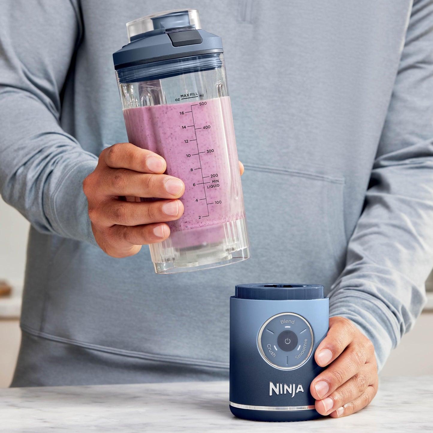 NINJA, Licuadora Portátil Blast Max, Vaso que se Separa, Ideal para Smoothies y Bebidas Congeladas, Inalámbrica, USB C, Tapa con Boquilla a Prueba de Fugas, Color Azul, BC251LAANV