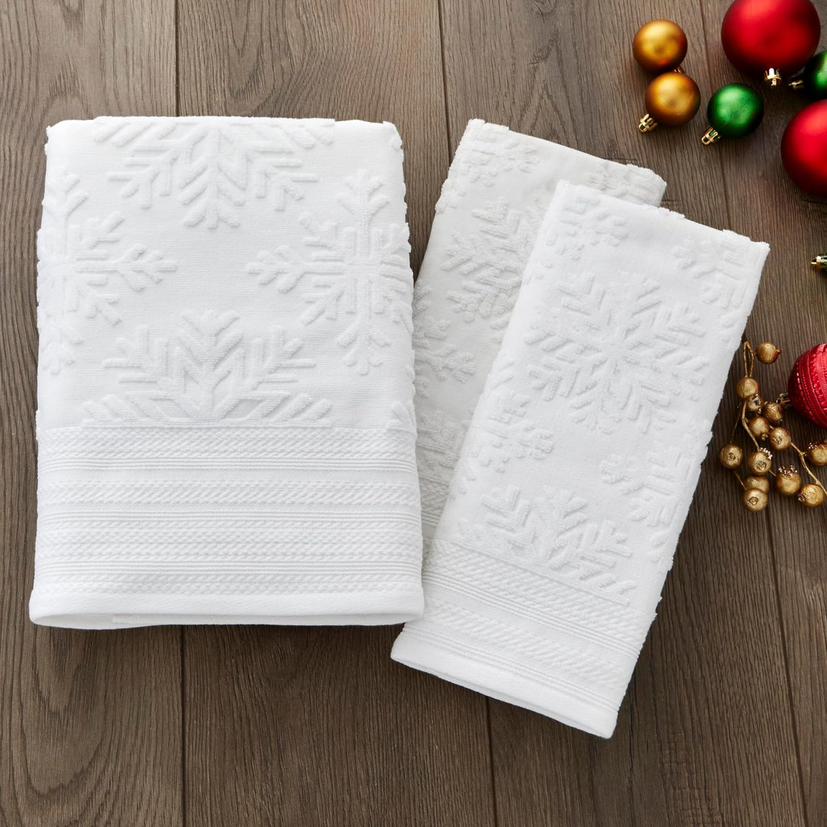 SKL Home Juego de 2 Toallas de Mano con Copos de Nieve sutiles de Navidad/Invierno para baño/Cocina/Bar y Regalo, Blanco