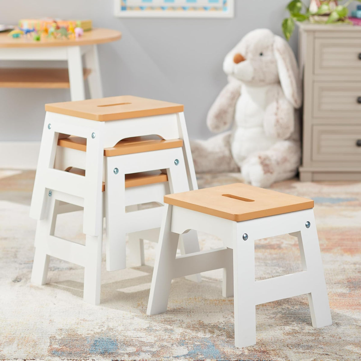 Melissa & Doug Taburetes de Madera - Juego de 4 (Blanco/Natural)