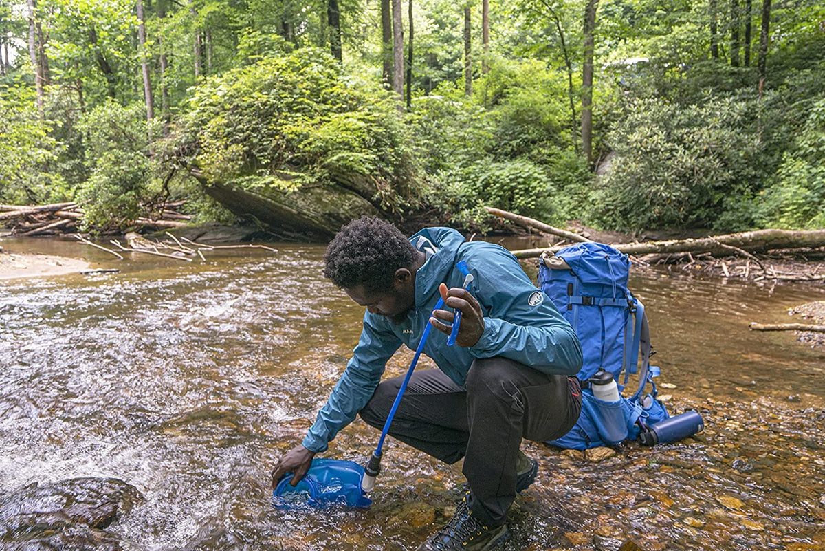 CamelBak Crux - Vejiga de depósito de agua de 2 litros con kit de filtración de agua, filtrada por LifeStraw - Para senderismo, mochileros, viajes y preparación para emergencias