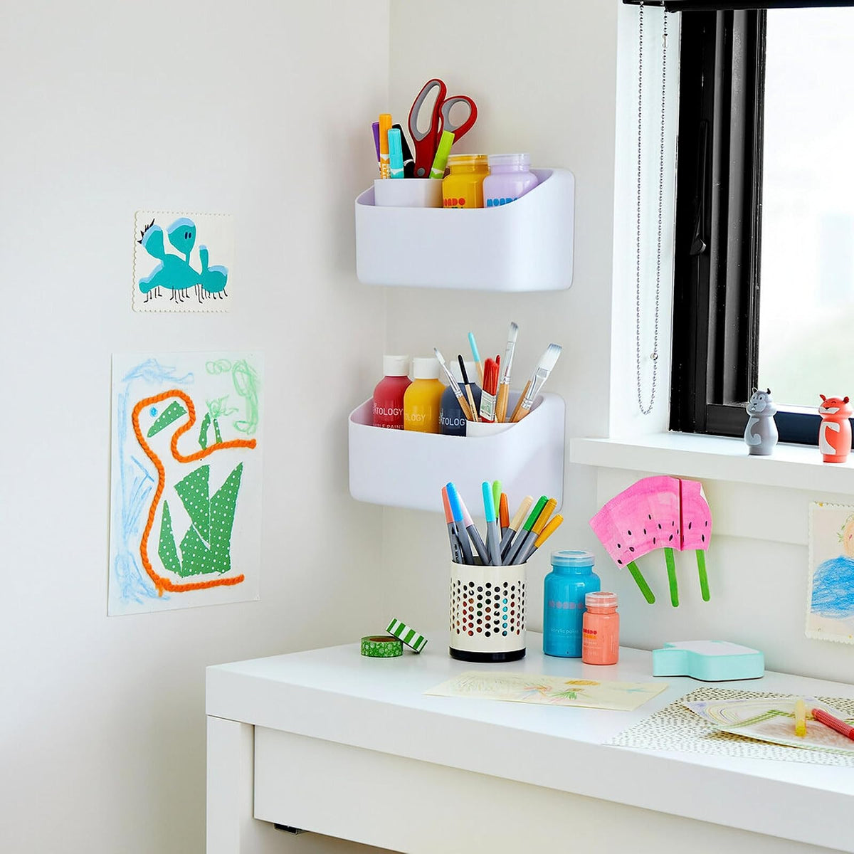 Command Organizador grande de 10 libras con 4 tiras de comando, 10 x 3.4 x 5.1 pulgadas, pesado sin daños para organizar suministros de limpieza, clóset y despensa, blanco