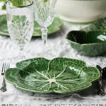 Le Jardin - Juego de 4 platos 3D de col de 11 pulgadas - Plato de hoja de gres verde esculpido - Vajilla inspirada en el jardín de temporada para comidas y entretenimiento de primavera y verano