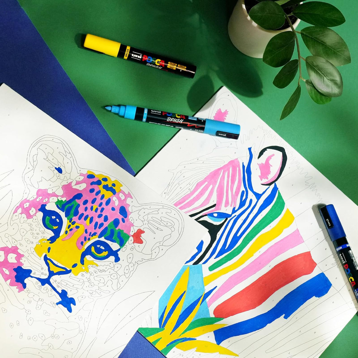 POSCA® PC-5BR - Marcadores de pintura con punta de pincel, juego de 8 | Tamaño de la punta: 1.0-4.0 mm, bolígrafos opacos a base de agua para letras, caligrafía, colorear, manualidades y proyectos