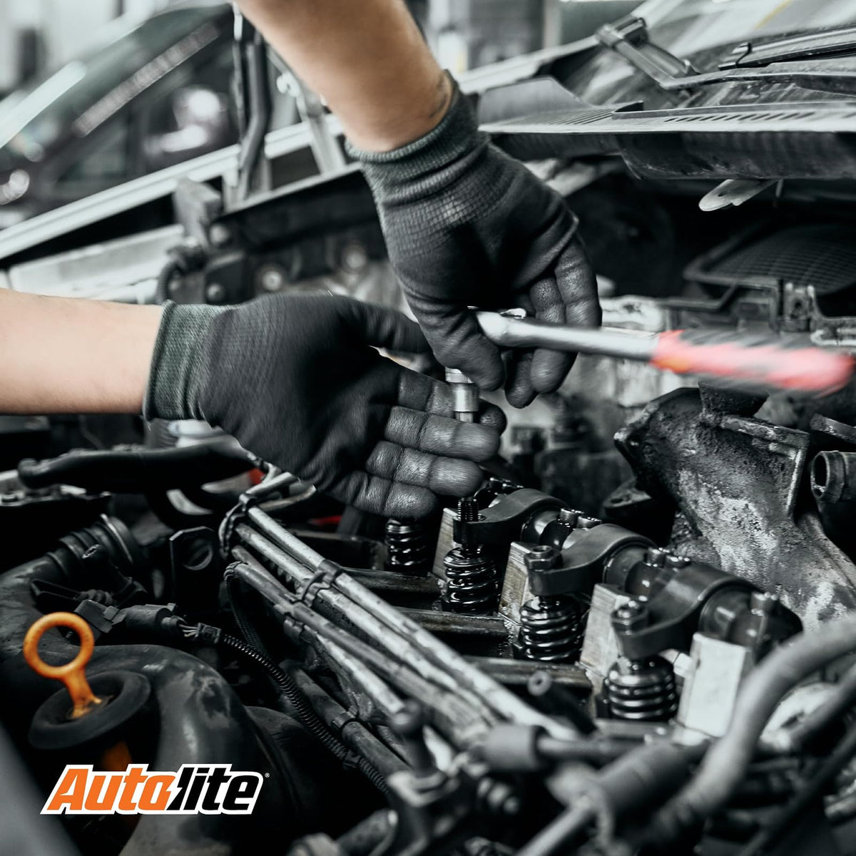 Autolite XP5701 Iridium XP Spark Plug | Sustituye a 3479 6711 445 1402. Centro de alambre fino de iridio de 0,6 mm para chispas enfocadas, respuesta más nítida y