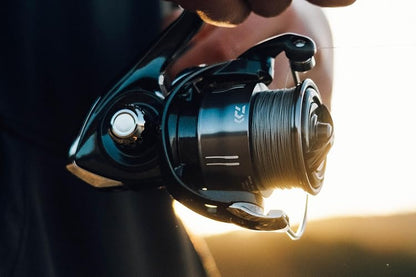 Daiwa Crossfire LT - Carrete giratorio – Diseño ligero AIRDRIVE con diseño de disco duro Digigear, carrete LC-ABS, sistema de arrastre ATD tipo L