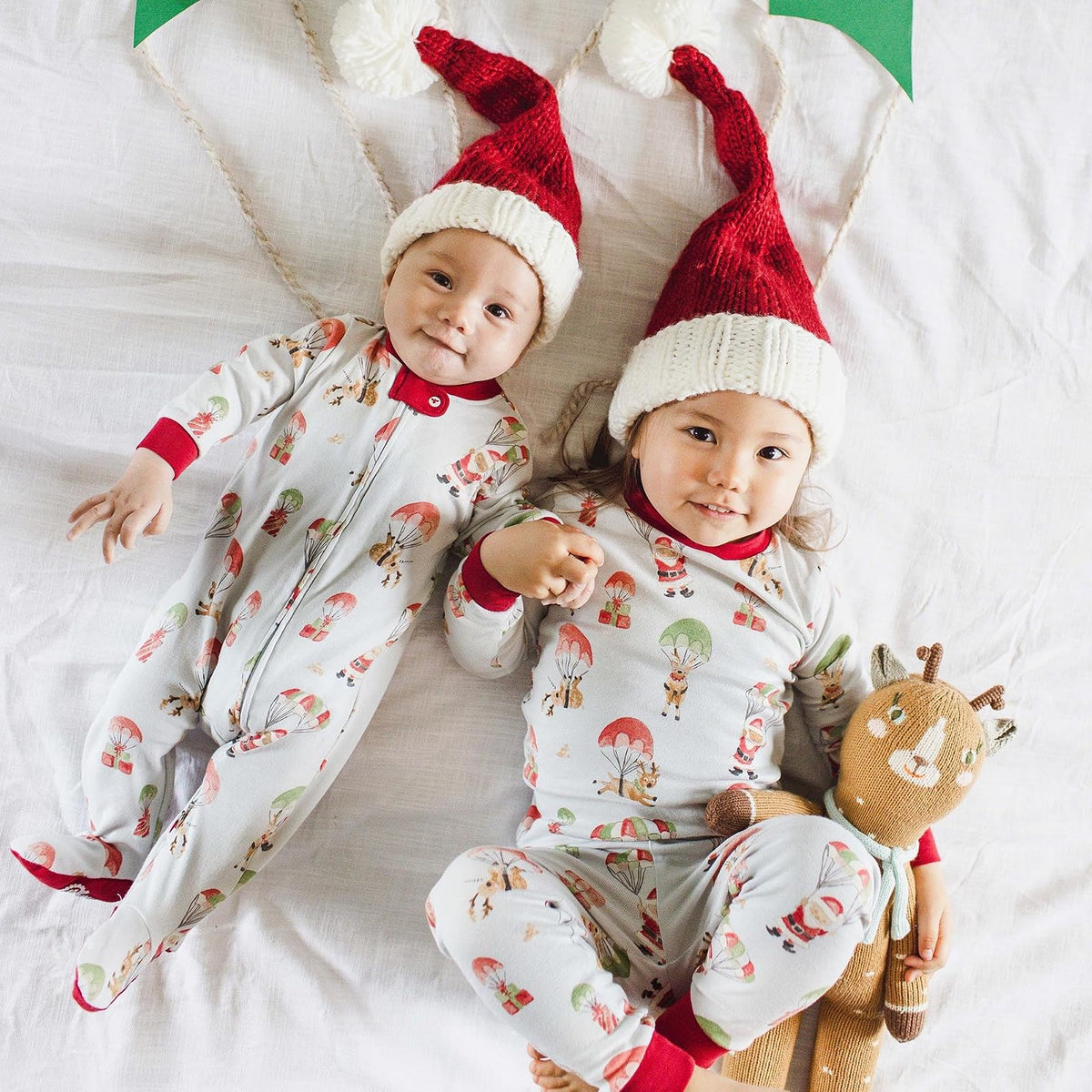 Burt's Bees Baby Pajamas Sleep and Play, Soft 100% Organic Cotton One-piece Pj With Non-slip Bee Grip Footies Durmientes para bebés y niños pequeños Bebé-Niñas